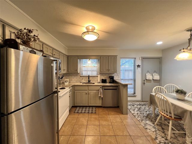 1337 S 11th Street, Waco, TX 76706