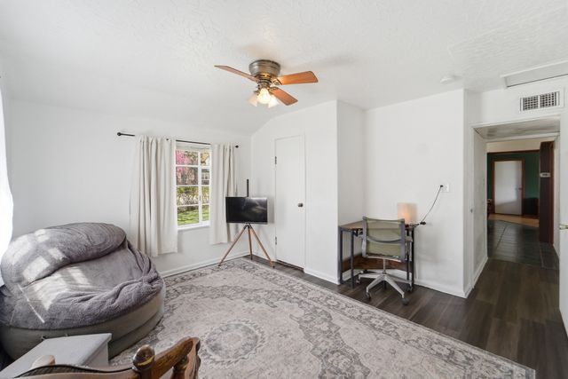 1006 Leland Avenue, Des Moines, IA 50315