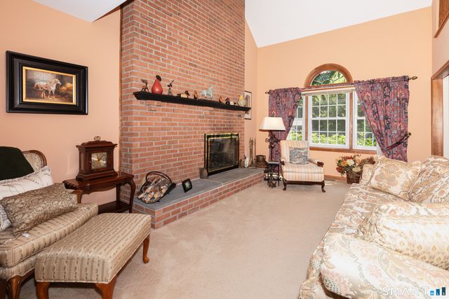 35 Woodbury Hill 35, Woodbury, CT 06798