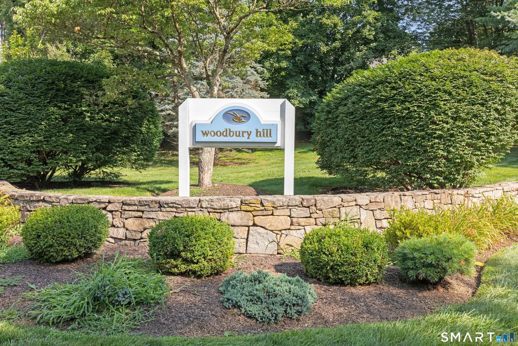 35 Woodbury Hill 35, Woodbury, CT 06798
