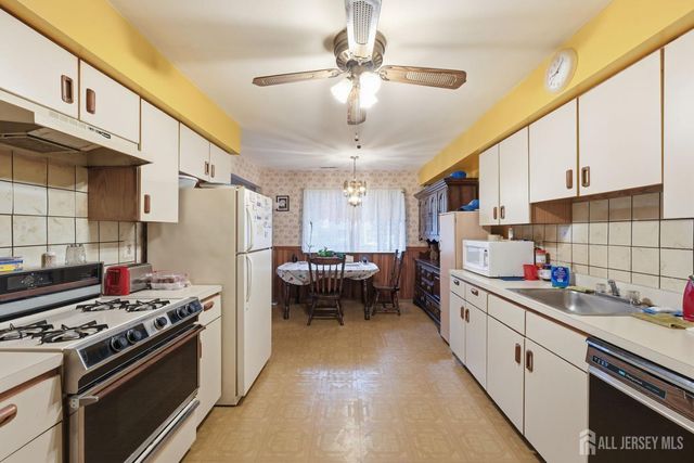 307 Edison Glen Terrace, Edison, NJ 08837