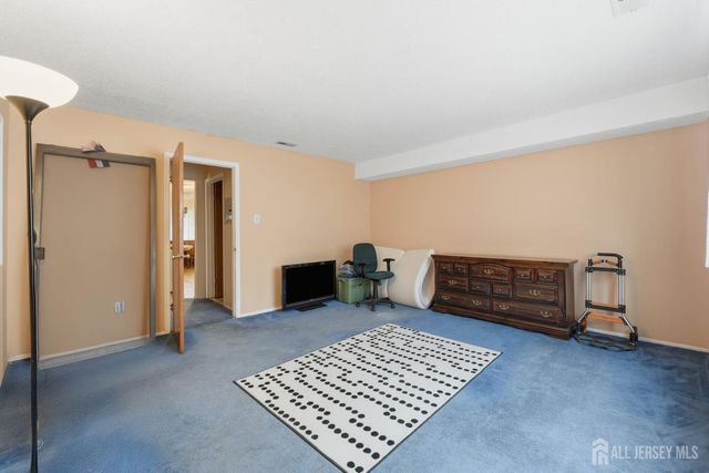 307 Edison Glen Terrace, Edison, NJ 08837