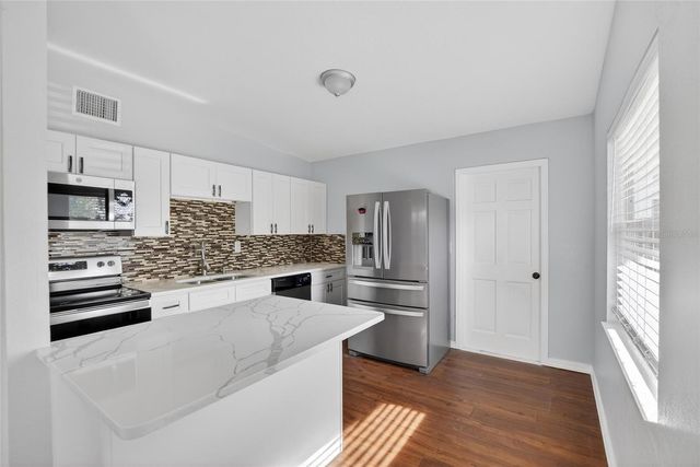 1608 W BALL STREET, Plant City, FL 33563