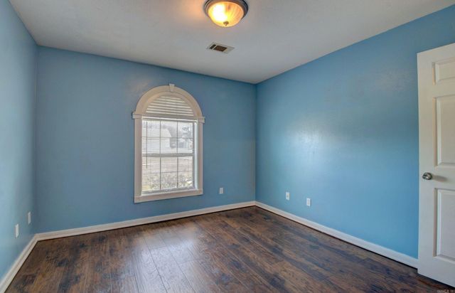 320 Juanita Drive, Lonoke, AR 72086