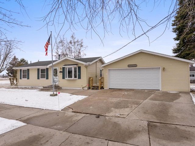 1604 Holly DRIVE, Manitowoc, WI 54220