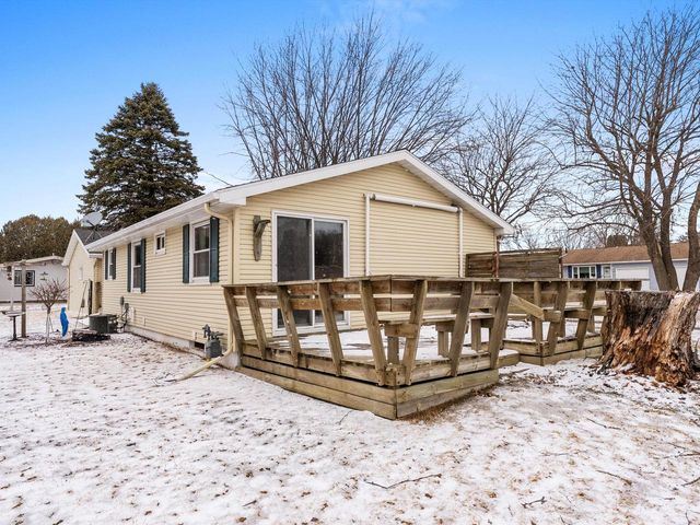 1604 Holly DRIVE, Manitowoc, WI 54220