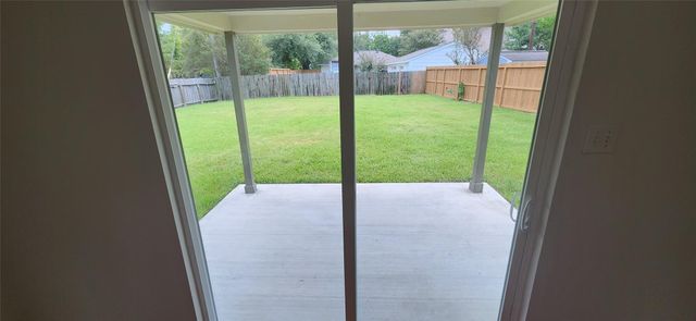 5501 Huisache Street, Houston, TX 77081