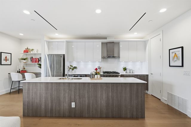 3923 Cole Avenue 201, Dallas, TX 75204