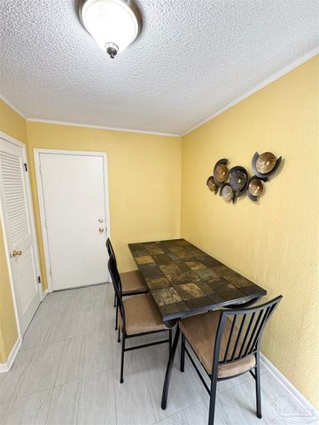 6320 Denver Ave, Pensacola, FL 32526