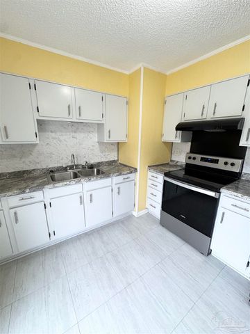 6320 Denver Ave, Pensacola, FL 32526