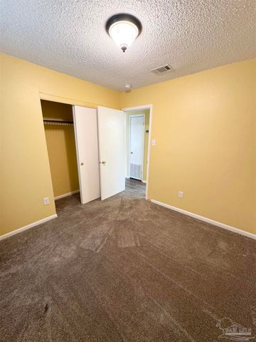 6320 Denver Ave, Pensacola, FL 32526