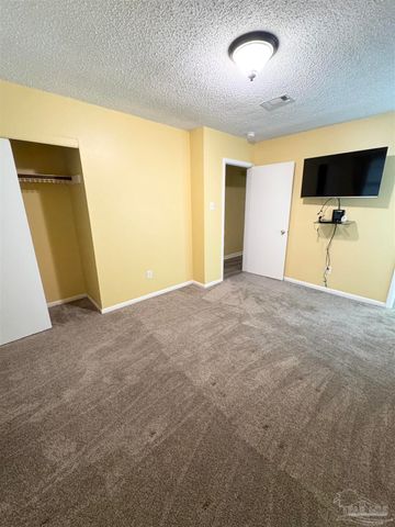 6320 Denver Ave, Pensacola, FL 32526