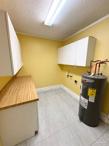 6320 Denver Ave, Pensacola, FL 32526