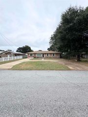 6320 Denver Ave, Pensacola, FL 32526