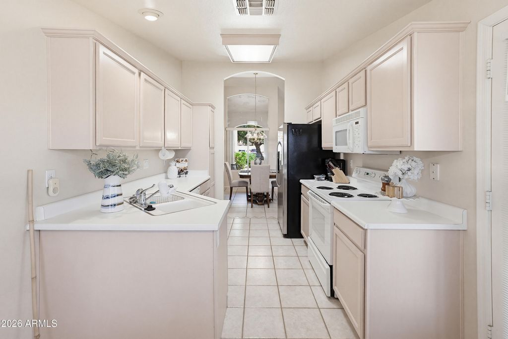 19028 N 83RD Lane, Peoria, AZ 85382 — photo 5