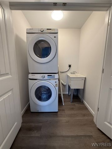 8550 Nottingham Terrace, Clarence, NY 14221