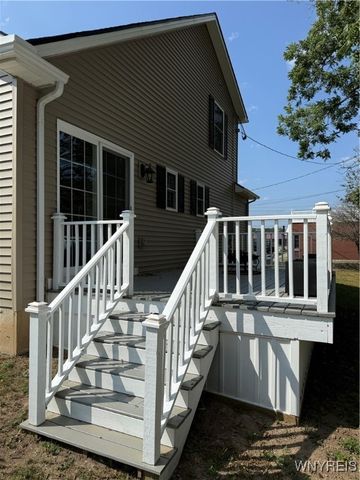 8550 Nottingham Terrace, Clarence, NY 14221