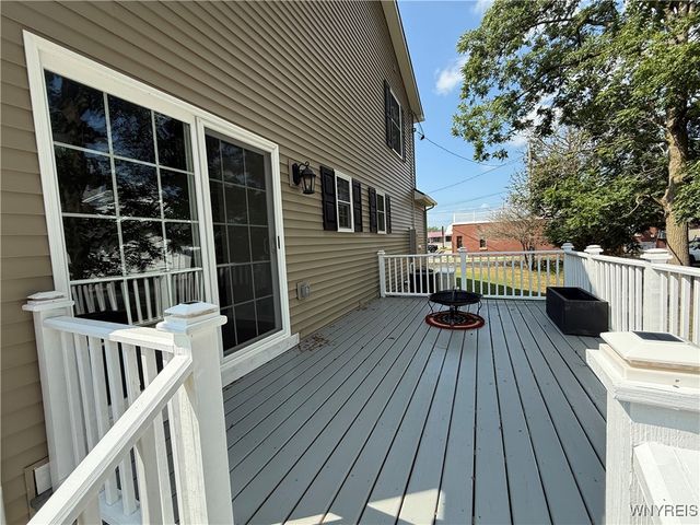 8550 Nottingham Terrace, Clarence, NY 14221