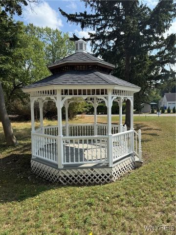 8550 Nottingham Terrace, Clarence, NY 14221