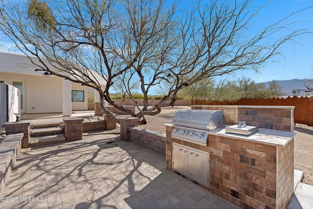 2891 N Wentworth Road, Tucson, AZ 85749