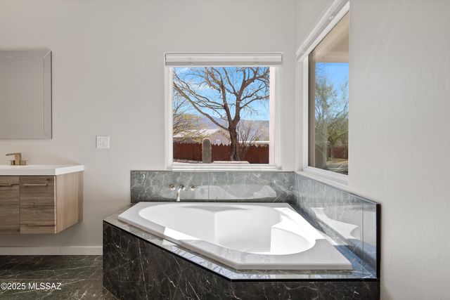 2891 N Wentworth Road, Tucson, AZ 85749