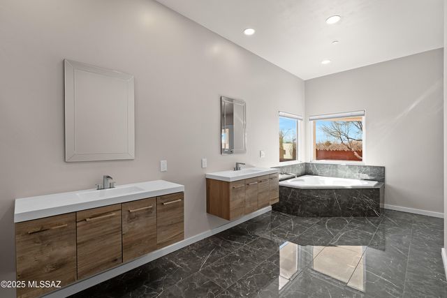 2891 N Wentworth Road, Tucson, AZ 85749