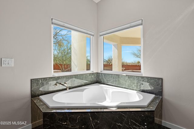 2891 N Wentworth Road, Tucson, AZ 85749