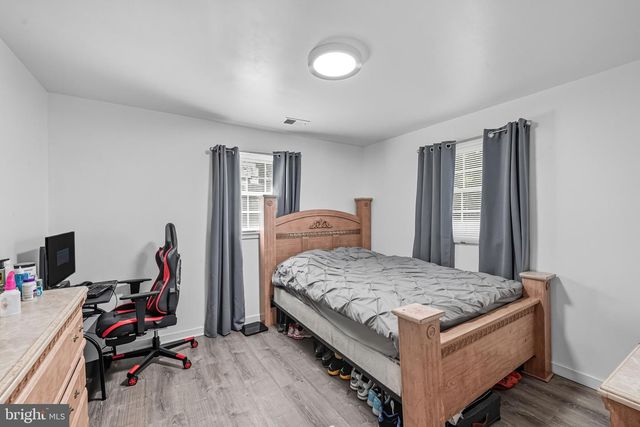 86 DELAWARE DR, Pennsville, NJ 08070