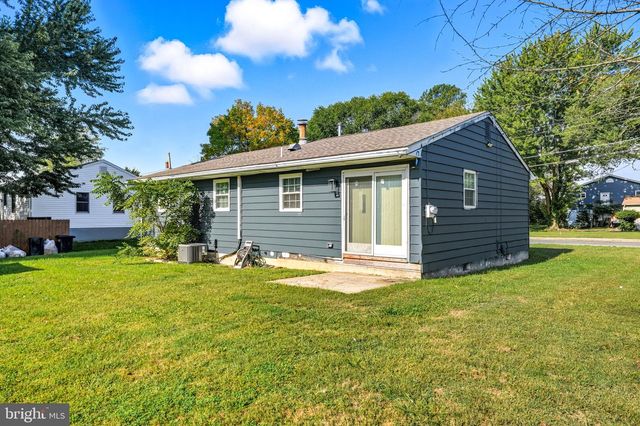 86 DELAWARE DR, Pennsville, NJ 08070