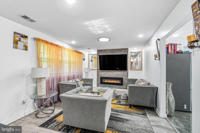 86 DELAWARE DR, Pennsville, NJ 08070