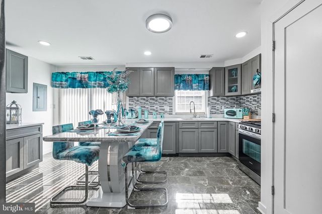 86 DELAWARE DR, Pennsville, NJ 08070