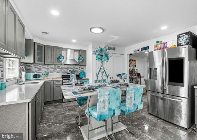 86 DELAWARE DR, Pennsville, NJ 08070