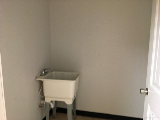 420 W Sam Houston Boulevard, Pharr, TX 78577