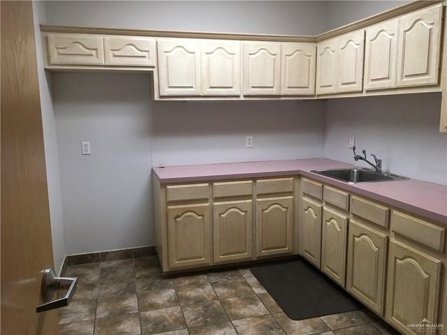 420 W Sam Houston Boulevard, Pharr, TX 78577