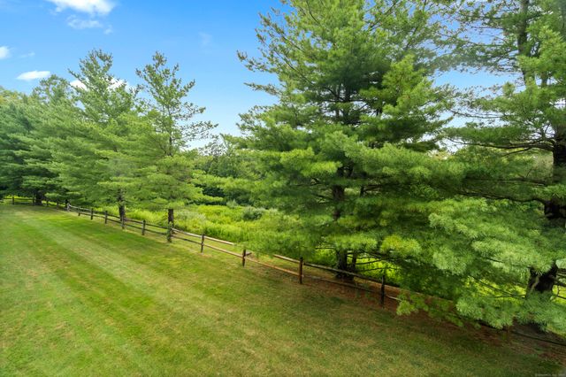 4001 Heartwood Lane 4001, Danbury, CT 06811