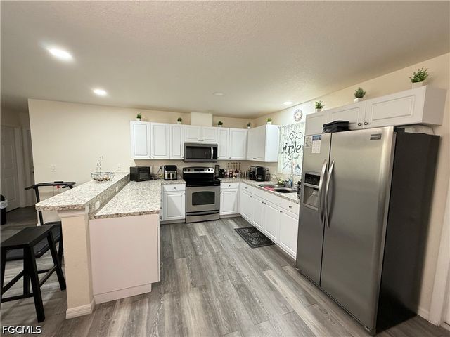 3707 19th ST SW, Lehigh Acres, FL 33976