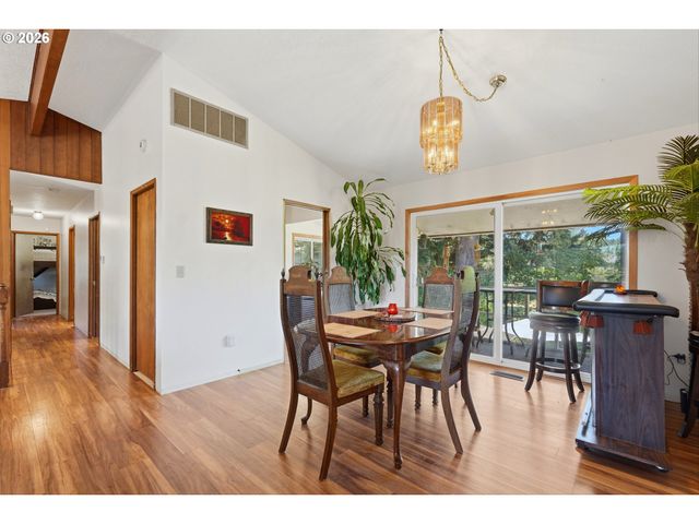 18121 S REDLAND Rd, Oregon City, OR 97045