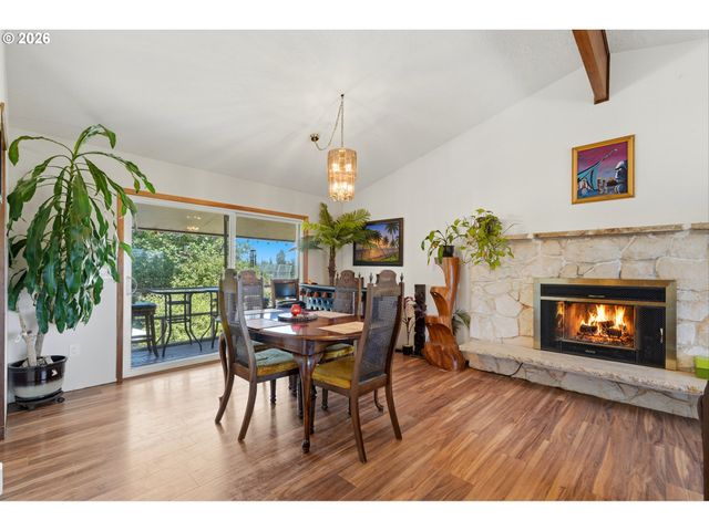 18121 S REDLAND Rd, Oregon City, OR 97045