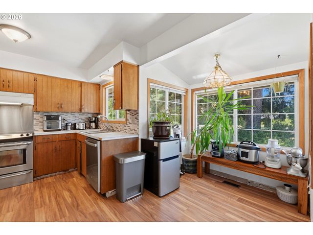 18121 S REDLAND Rd, Oregon City, OR 97045