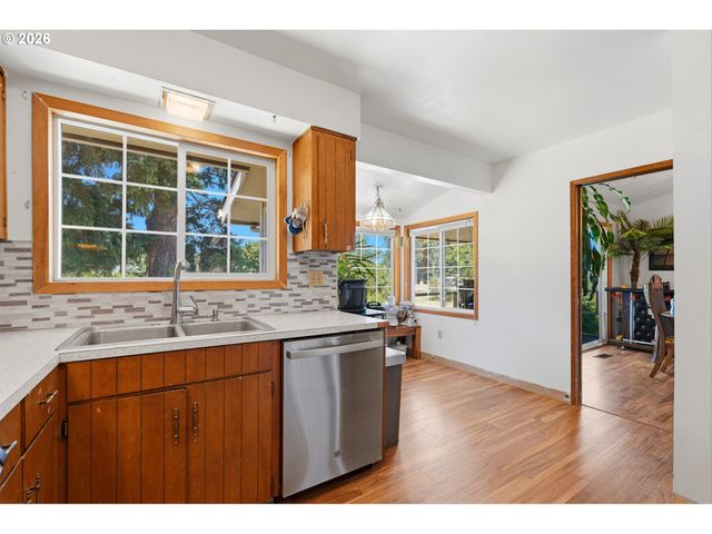 18121 S REDLAND Rd, Oregon City, OR 97045