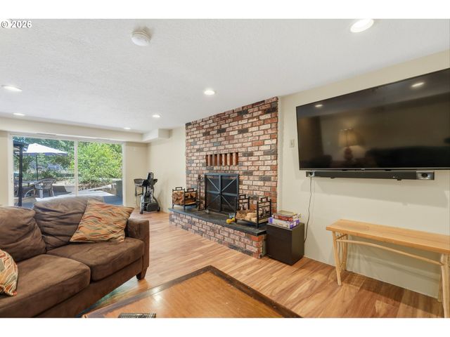 18121 S REDLAND Rd, Oregon City, OR 97045