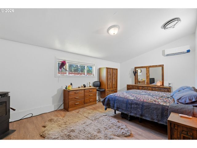 18121 S REDLAND Rd, Oregon City, OR 97045