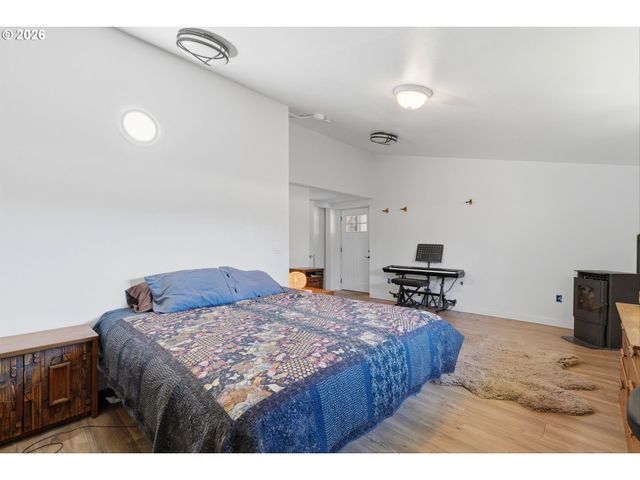 18121 S REDLAND Rd, Oregon City, OR 97045