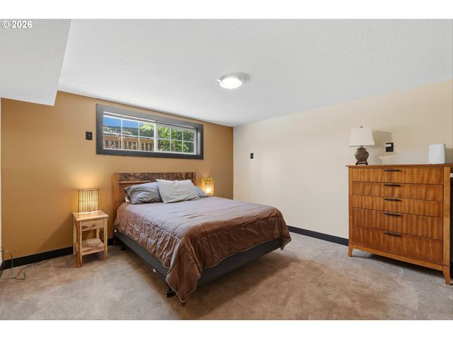 18121 S REDLAND Rd, Oregon City, OR 97045