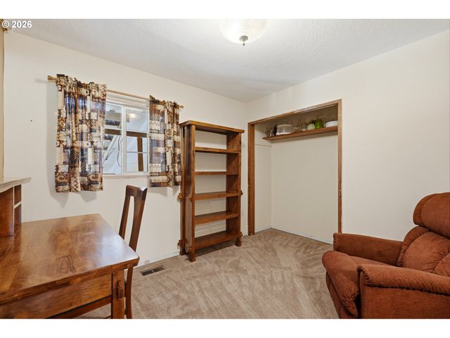 18121 S REDLAND Rd, Oregon City, OR 97045