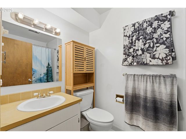 18121 S REDLAND Rd, Oregon City, OR 97045