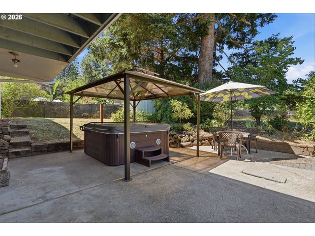 18121 S REDLAND Rd, Oregon City, OR 97045