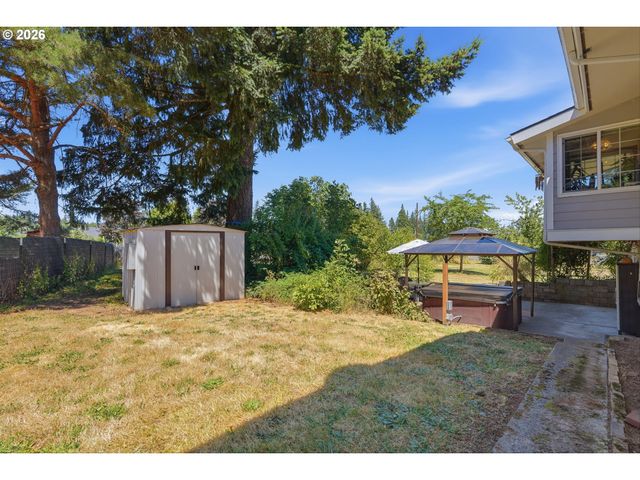 18121 S REDLAND Rd, Oregon City, OR 97045