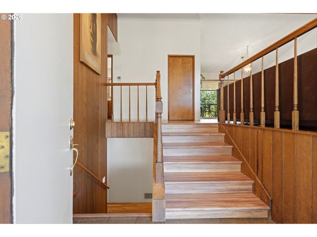18121 S REDLAND Rd, Oregon City, OR 97045