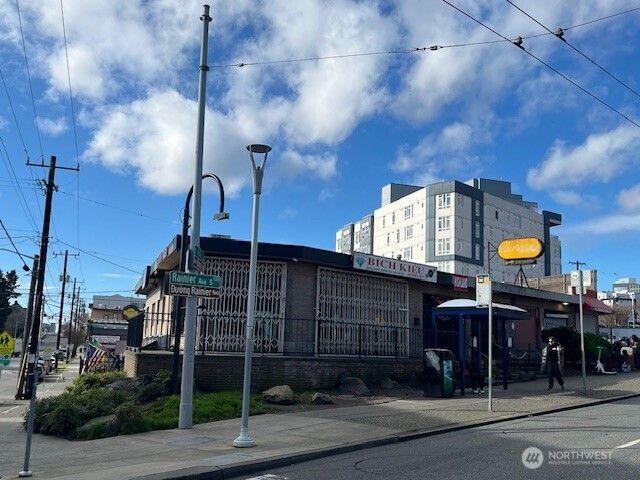 421 Rainier Avenue S, Seattle, WA 98144